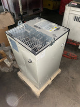 Load image into Gallery viewer, Daikin Hydraulics Oil Cooling Unit AKZ321-127
